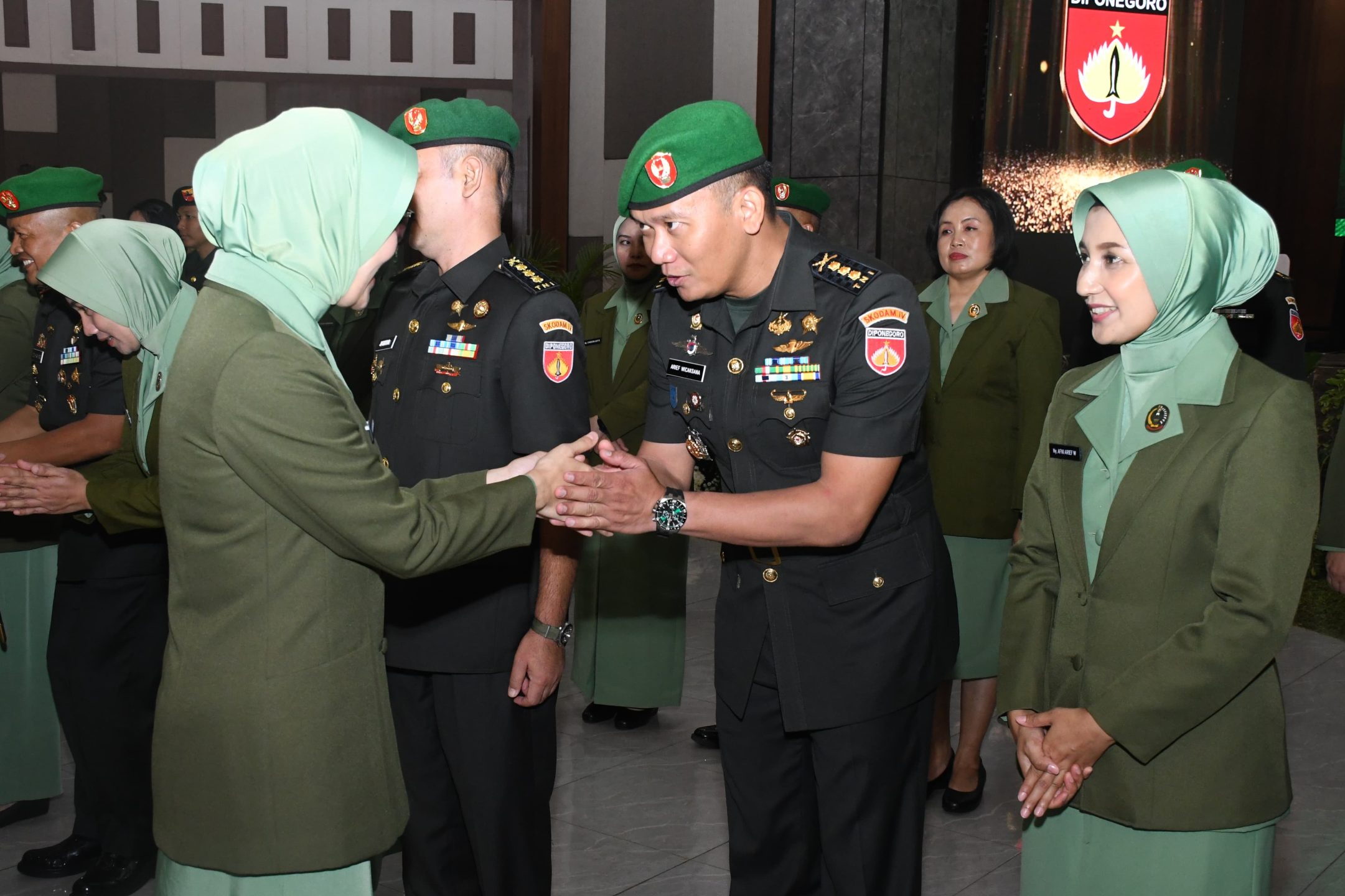 Amanah Berganti, Pengabdian Berlanjut: Ketua Persit Daerah IV/Diponegoro Hadiri Sertijab Pejabat Kodam